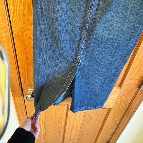 St. John's Bay Women's Size 8 Blue Denim Maxi Skirt Stretch Casual - Picture 4 of 5